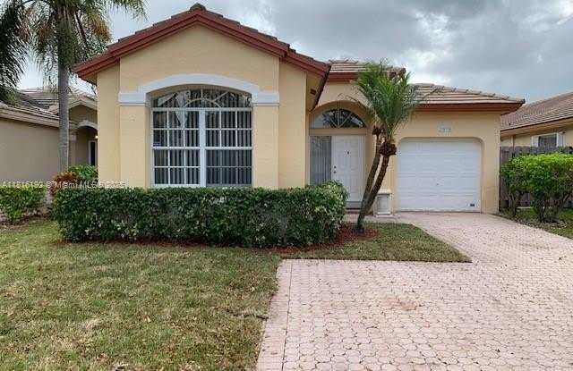 2978 NW 99th Ct photos photos