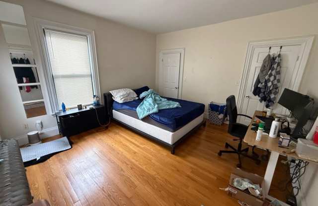Gorgeous, Affordable and Student Friendly Apartment Near T!   Perfect for BU students on a budget Gallery 4