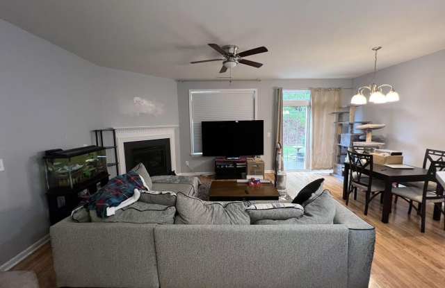 1025 Remington Oaks Circle Gallery 2