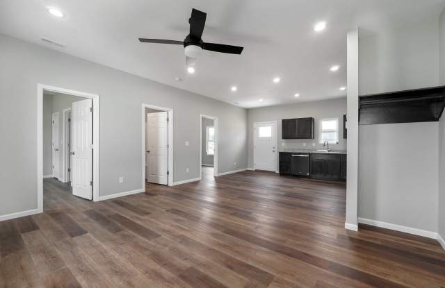119 West Bluegrass Gallery 2