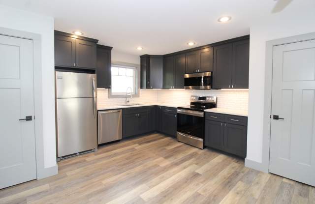 400 Southwest E Street photos photos