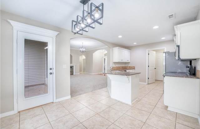 1536 N Oakhaven Place Gallery 4