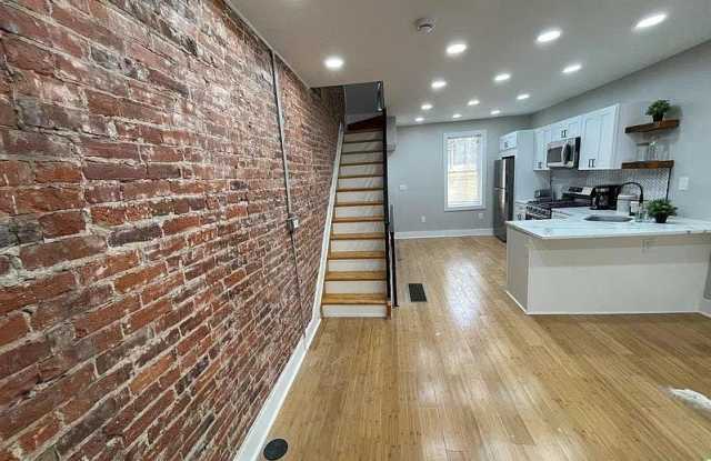 1527 S BAMBREY Street Gallery 4