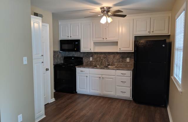 130 Colonial Ct - 130 Colonial Court, Danville, VA 24540