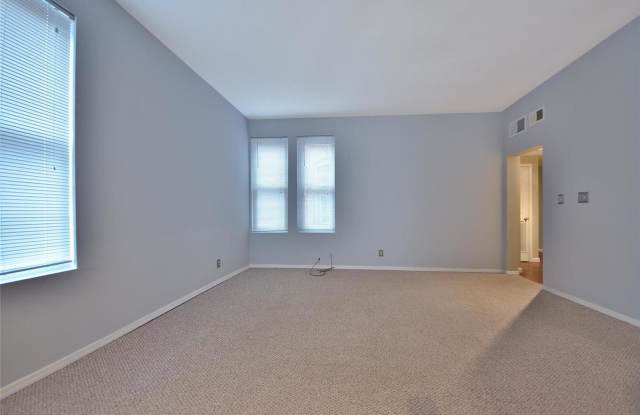 4324 West Pine Boulevard Gallery 3