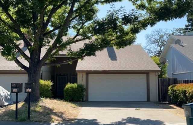 5757 Haskell Avenue photos photos