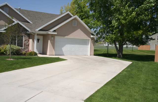 4 Bed/3 Bath by Geneva Rd in Provo photos photos