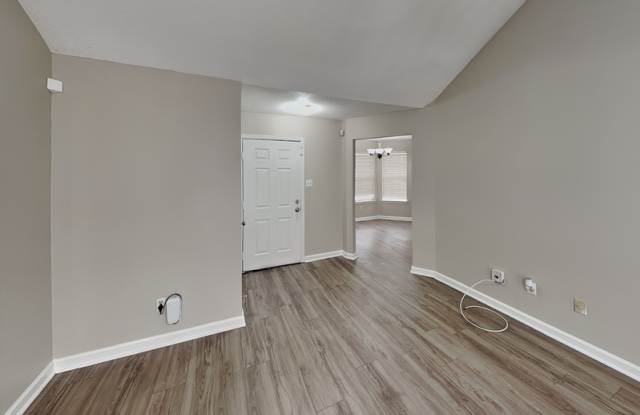 1633 Dexter Ln Gallery 3