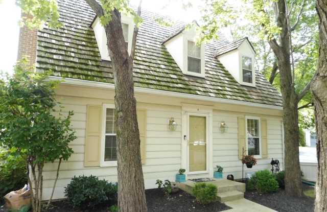4 LINDEN HALL COURT - 4 Linden Hall Court, Gaithersburg, MD 20877