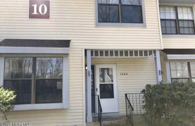 1004 Arlington Drive Gallery 2