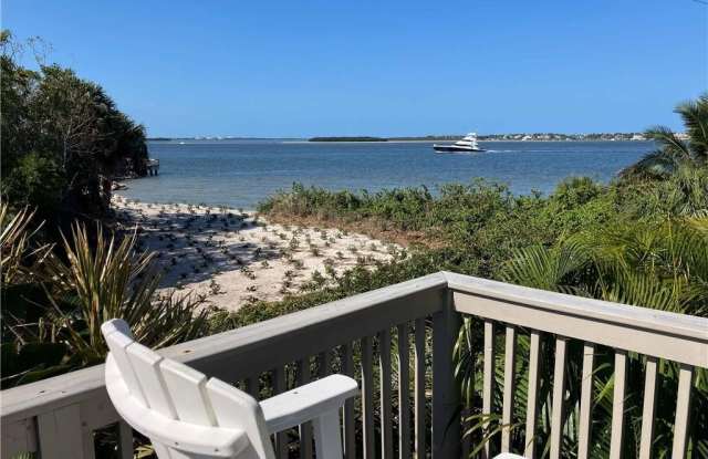 5626 SE Schooner Oaks Way - 5626 Southeast Schooner Oaks Way, Port Salerno, FL 34997