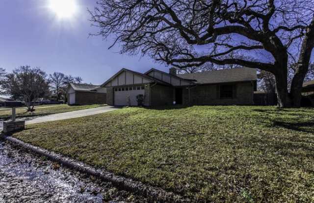 3700 Village Glen Trail - 3700 Village Glen Trail, Arlington, TX 76016