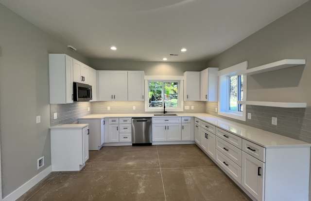 291 Sunset Dr Gallery 3
