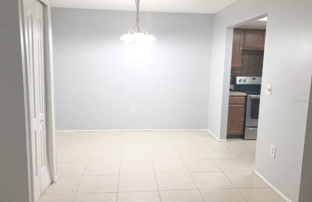 962 LAKE DESTINY ROAD Gallery 2