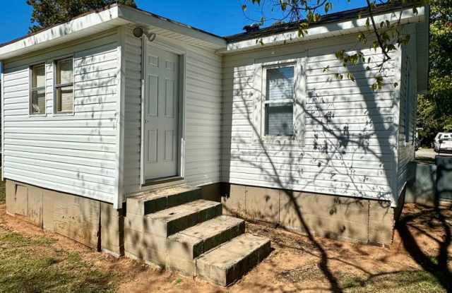 Cute home near Athens State University! Gallery 3