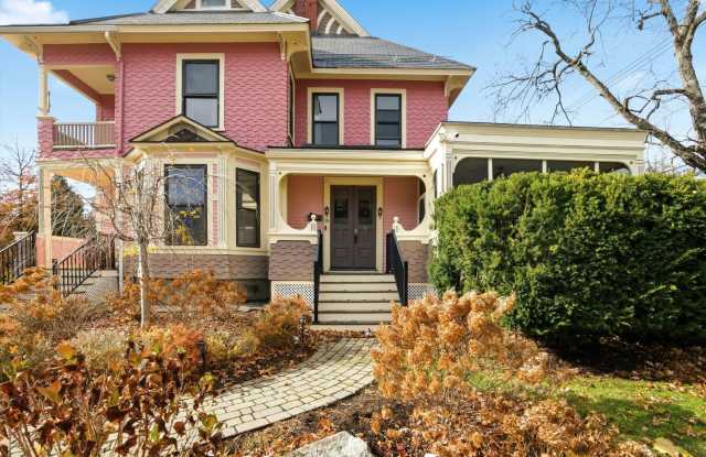 68-70 Russell Street, Unit 70,Manchester, NH 03104 - 68 Russell Street, Manchester, NH 03104