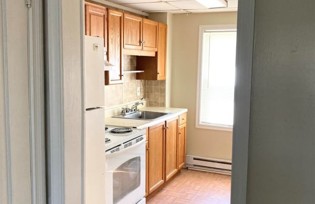 3908 Fairhaven Ave Apt 2 - 3908 Fairhaven Avenue, Baltimore, MD 21226