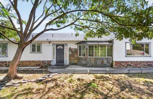 10831 Ridgeview Way Gallery 1