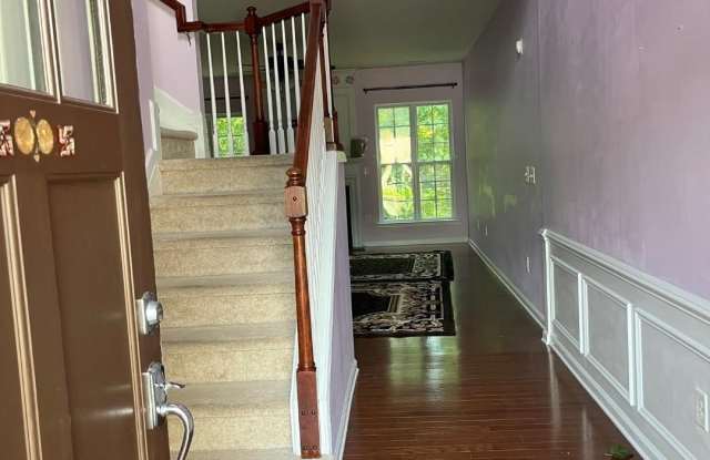 512 Dyersville Drive Gallery 3