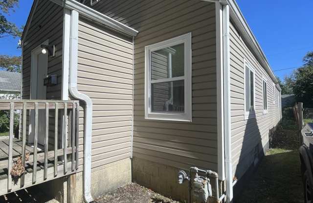 3547 Wallace Avenue Gallery 2