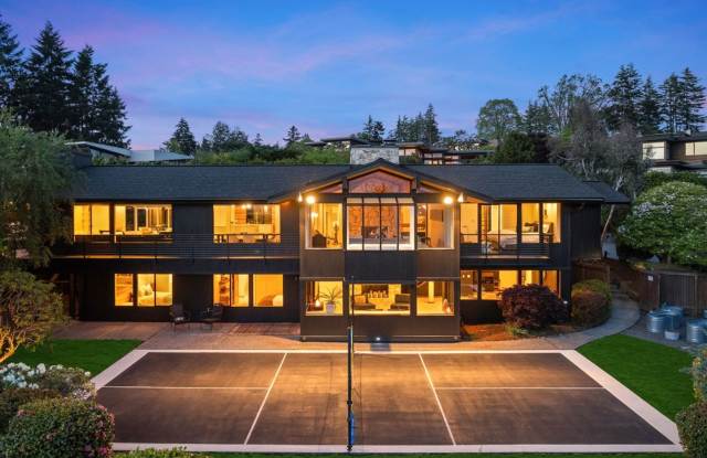 3Bd/3.5Ba Clyde Hill Home Gallery 4