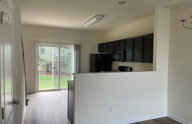 Spacious Duplex close to schools and shopping. Move in mid-June photos photos