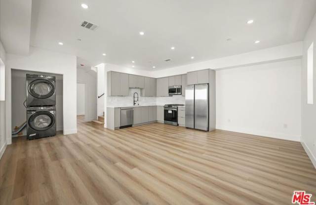 914 N Hudson Ave unit: 1/2 - 914 North Hudson Avenue, Los Angeles, CA 90038