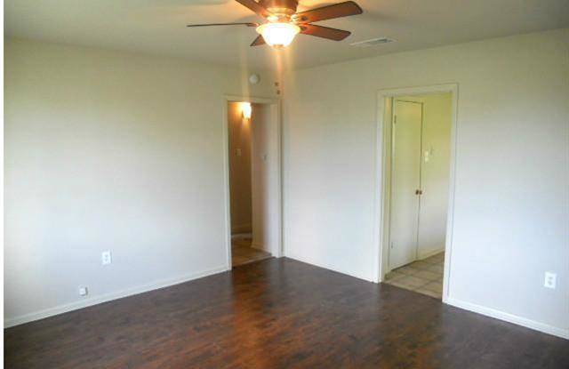 406 BARRIERE Road Gallery 4
