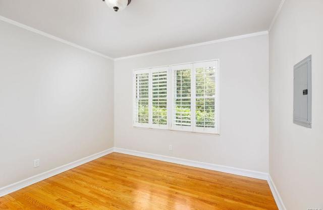 715 Winthrop Road photos photos