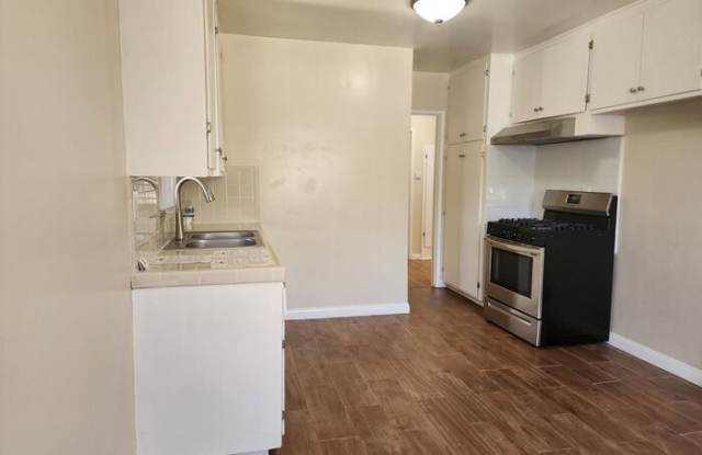 4361 Elm Avenue photos photos