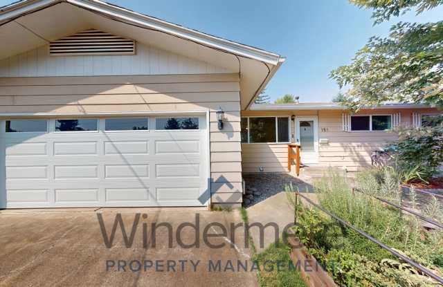 151 E. Maple *Fully Finished Basement* Gallery 3