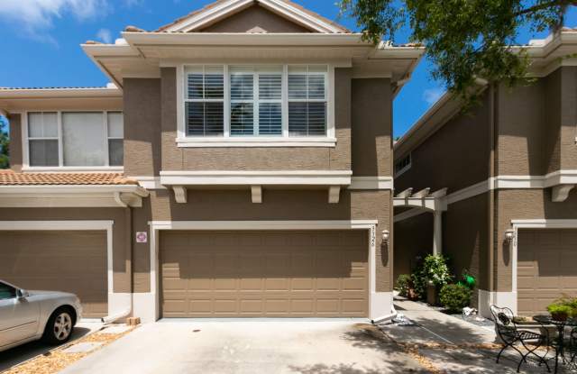 Gorgeous 2br/2.5ba/2car gar Townhome in gated community, Dunedin! - 3326 Covered Bridge Drive West, Dunedin, FL 34698