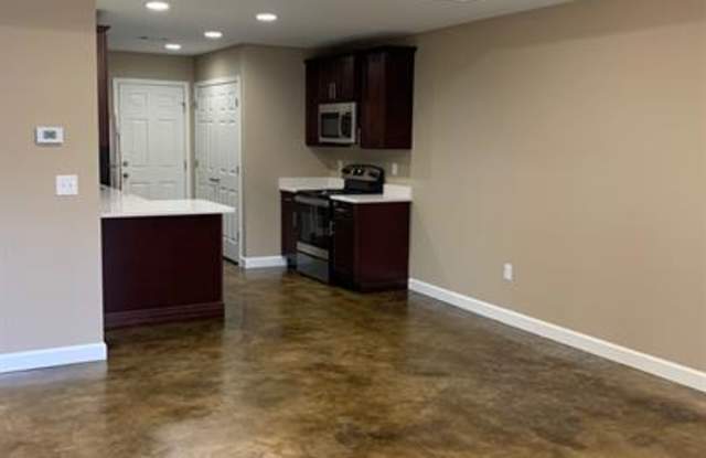 Oxford Pointe Apartments - 804 Dr. MLK - 2 Gallery 3