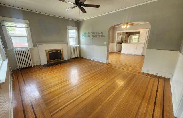 Single family on the South Hill! Come see the charming 3 bed, 1 bath home! Gallery 3