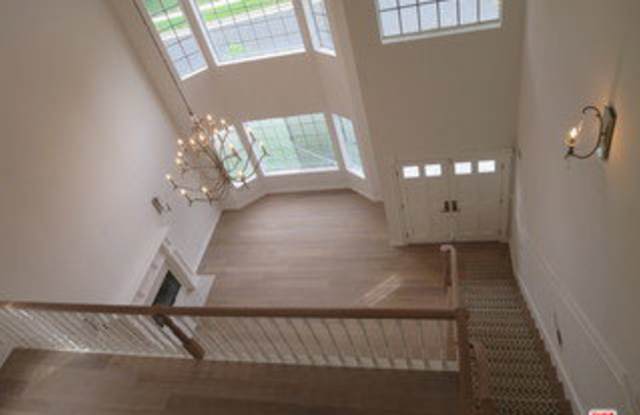 18232 Rosita Street Gallery 4