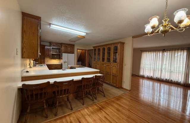 Country living - 3 bedroom 3 bath home for lease Gallery 4