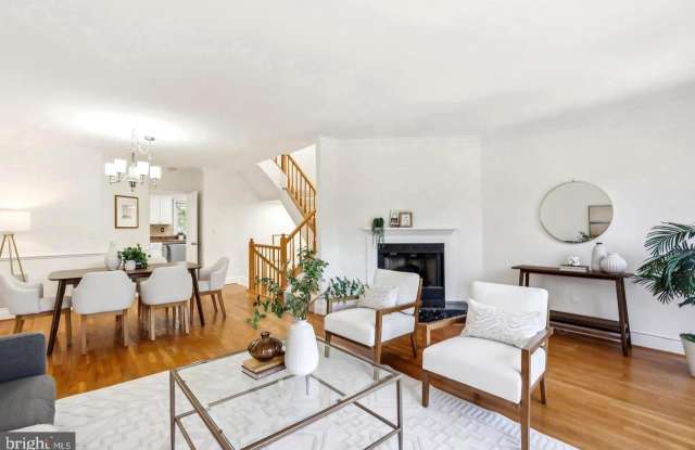 695 W GLEBE Road Gallery 2