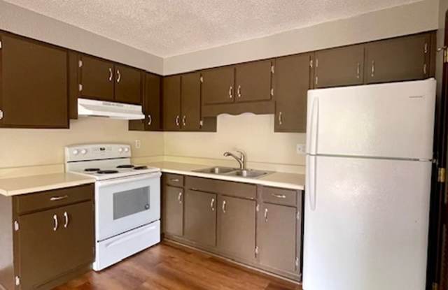 CONVENIENT 2 Bedroom Available! - 1012 Stewart Road North, Richland County, OH 44905