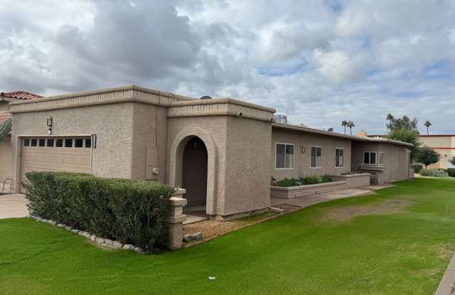 Sun Lakes patio home, Furnished Rental, 2 bed, den, 2 bath, 2 car garage Gallery 4
