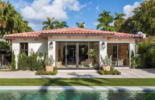 4430 Royal Palm Avenue Gallery 4