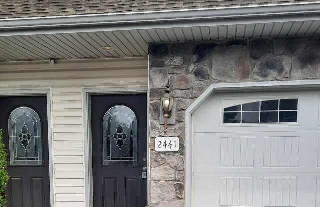 2441 NEWTOWN Drive Gallery 2