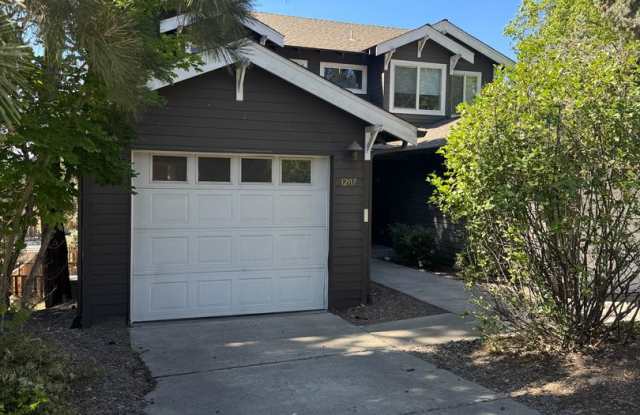 Updated duplex in NW Bend photos photos