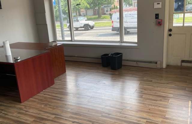 737 W CHESTER PIKE unit: 2 photos photos