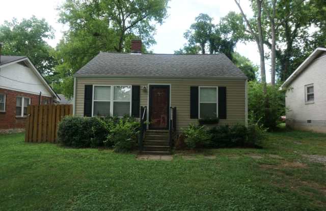 Cozy 2 Bed/1 Bath Single Family Home in East Nashville, Fenced Yard, Dogs allowed photos photos