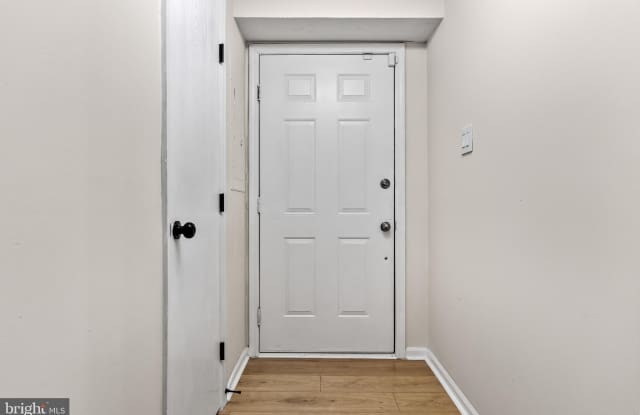 127 VILLA KNOLL Court Gallery 2