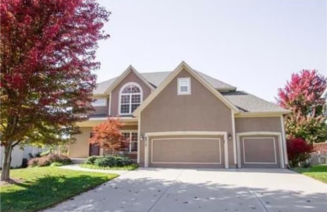 8012 N Mattox Ave - 8012 North Mattox Avenue, Kansas City, MO 64151