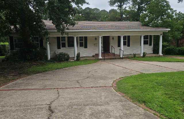 209 North Pinecrest Drive photos photos