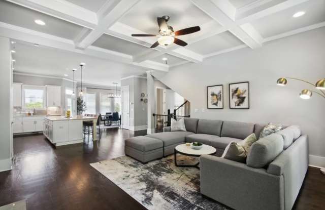 692 Drewry Street NE photos photos