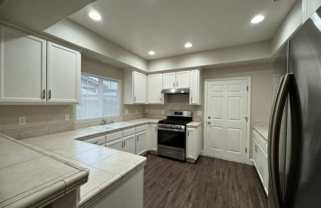 Available NOW - Stunning 3 Bed, 3 Bath Home in North Chico photos photos