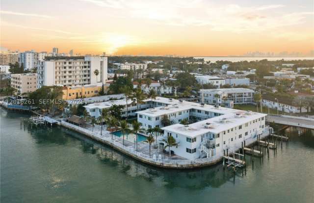 7207 Bay Dr photos photos